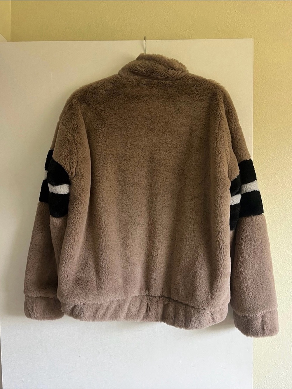 Cozy Teddy Fleece Zip Up Jacket Women's Large - Taupe, Black, & White - Picture 2 of 4